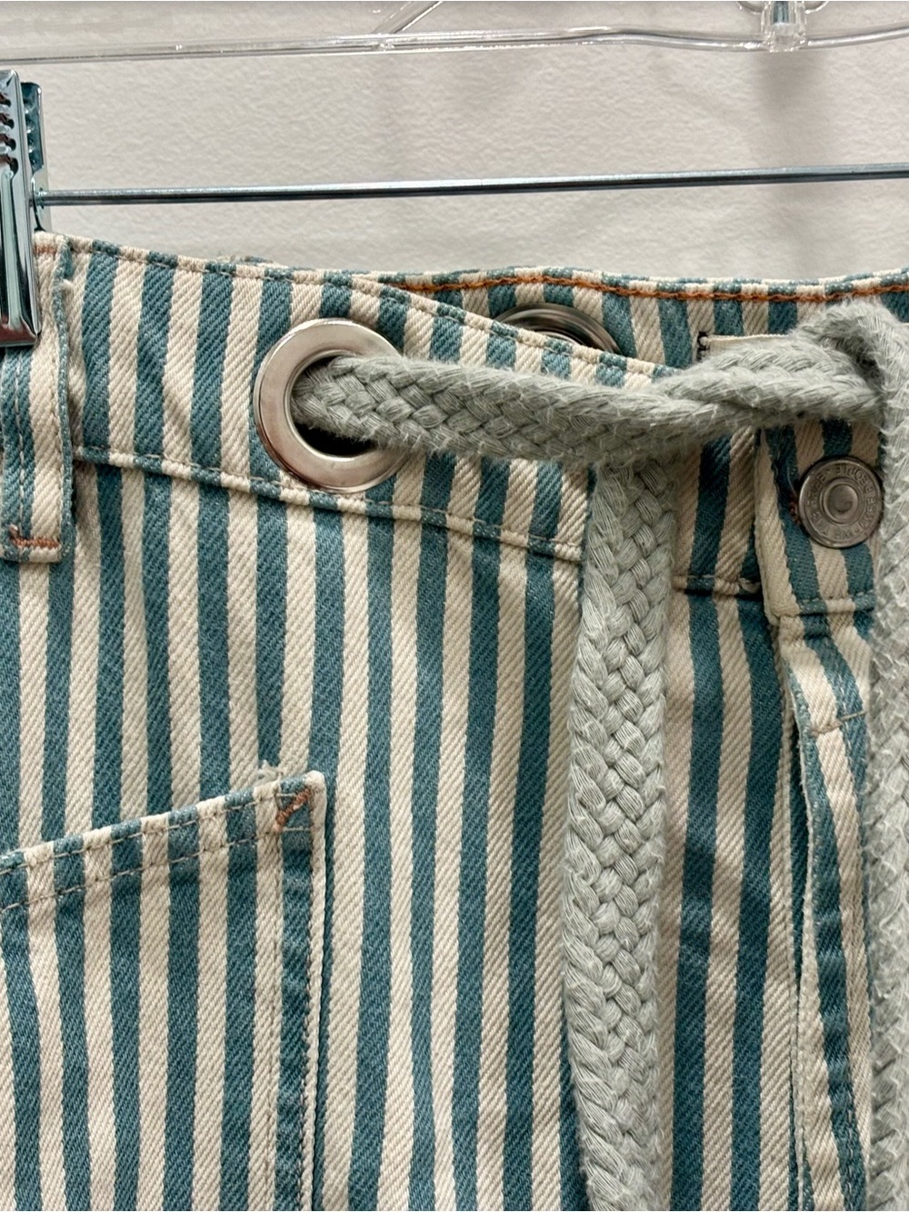 We The Free Moxie Railroad Low Slung Blue & White Striped Wide-Leg Jeans - Picture 4 of 6